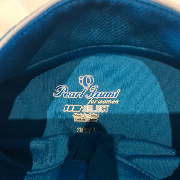 Ladies athletic sleeveless top with water pouches - Picture 3 of 5